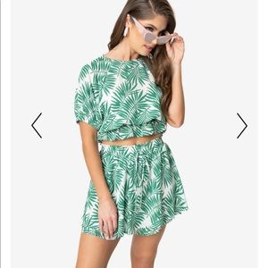 Retro Style Green & White Palm Print Cropped Blouse & Skort Set